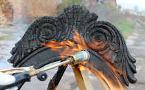 Мебель из обожженного дерева — особенности, варианты изготовления, полезные советы