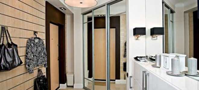 Можно ли вешать зеркало напротив входной двери?