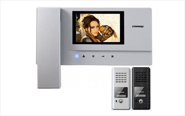 Commax CDV-35A имеет цветной дисплей