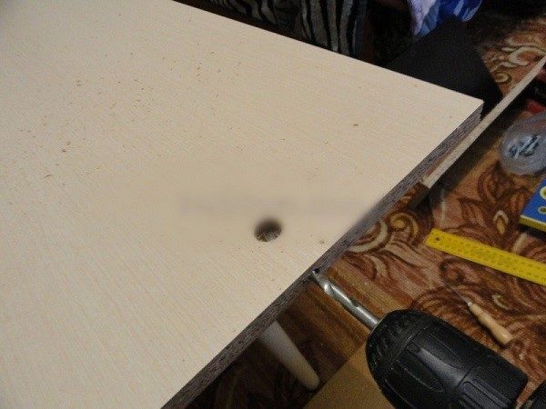 Далее нужно высверлить проход для штока