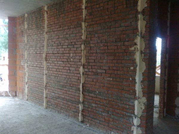 Штукатурка по маякам обеспечивает более качественный результат